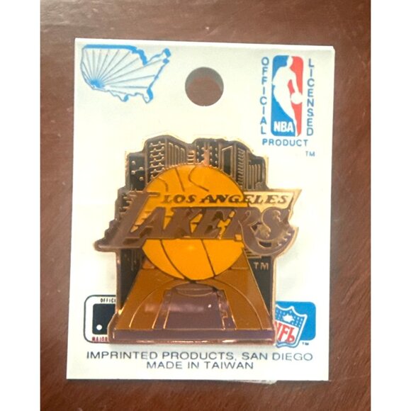 Vintage Los Angeles Lakers NBA Licensed Collectible Hat Pin Gold & Enamel - Picture 1 of 2